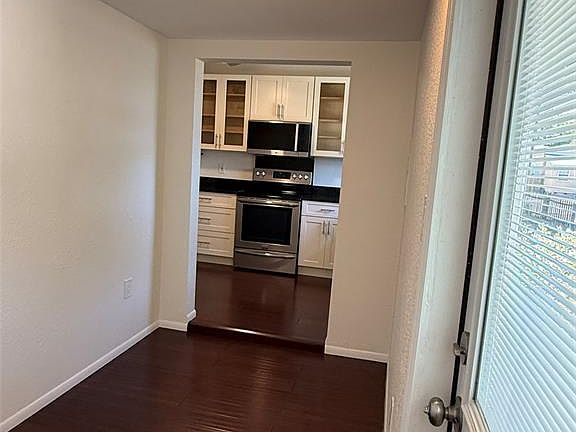4th image of 2787 41st Ave N