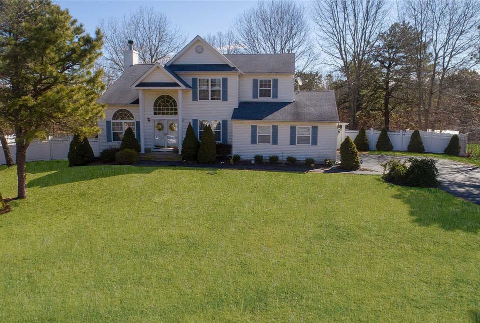 1st image of 59 Winterberry Dr
