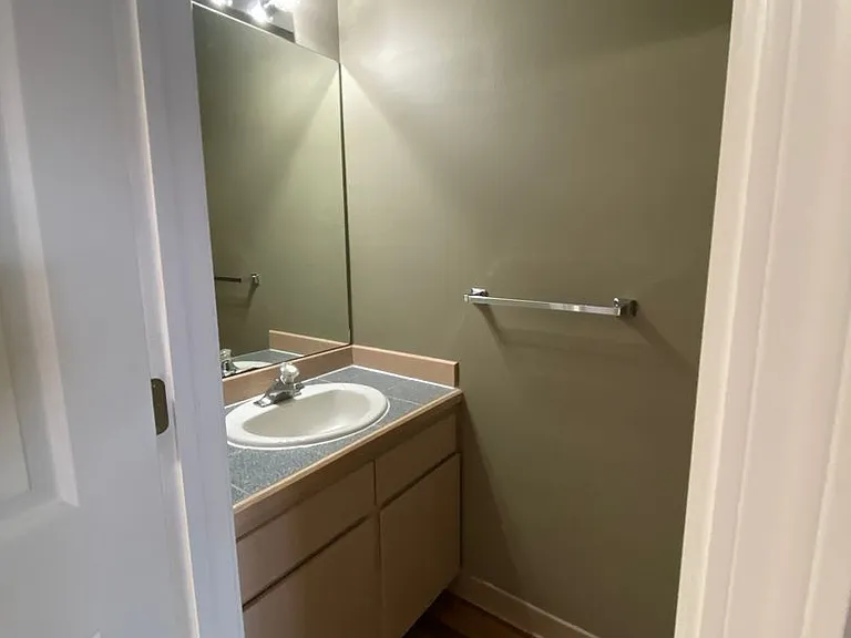 Hummingbird Court — Photo 19