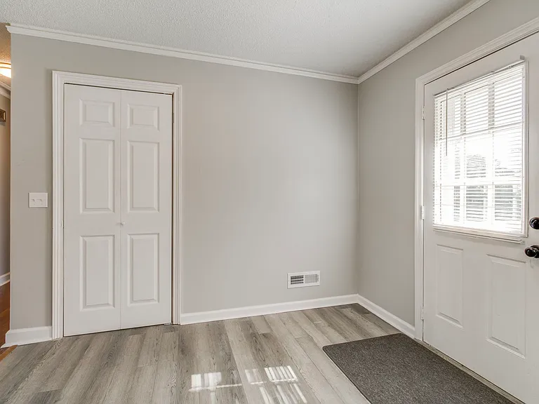 7712 Burdell Dr — Photo 12