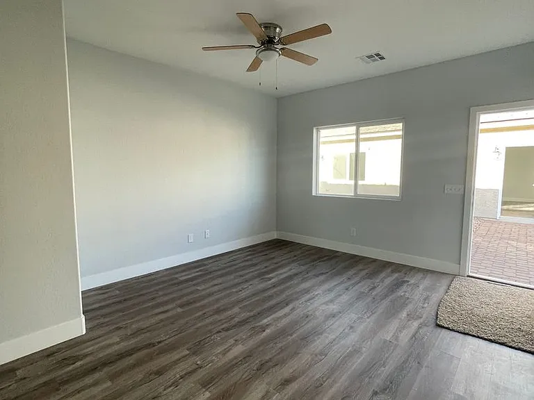1420 S Ogallala St #1 — Photo 2