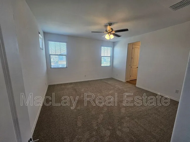 22815 E Watford Dr — Photo 9