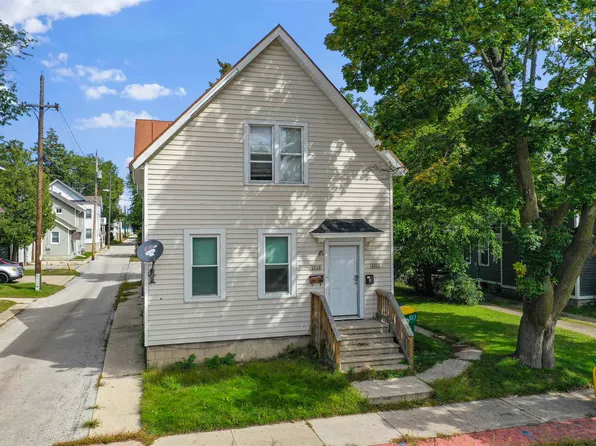 1019 E Walnut St, Green Bay, WI 54301