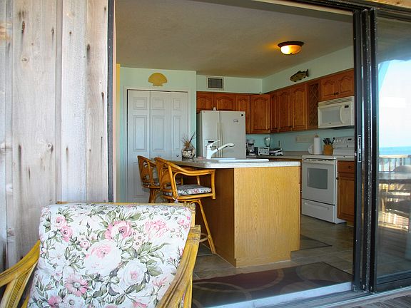 4th image of 18720 Gulf Blvd APT 3B
