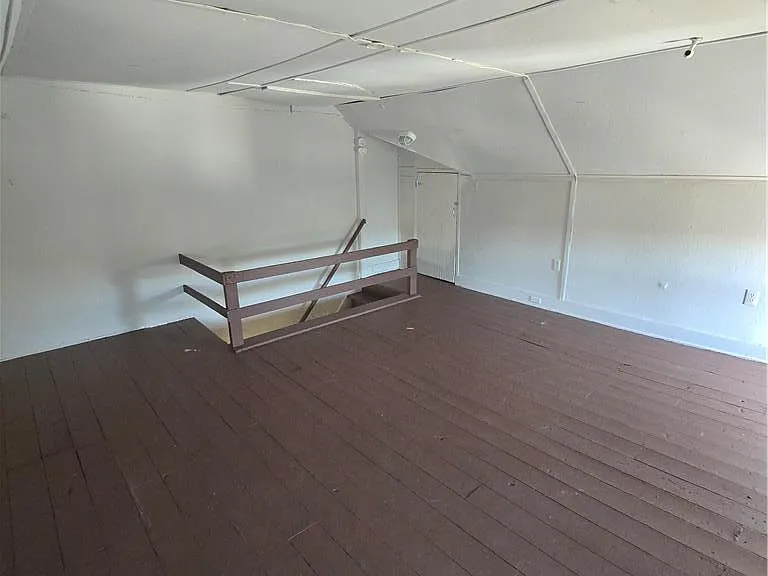708 Linden St #2 — Photo 16
