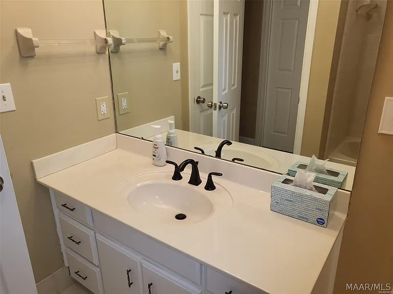 1516 Charleton Dr — Photo 18