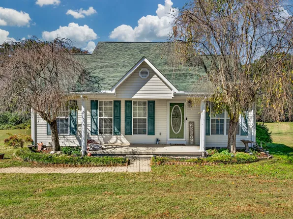 52 Ridgeline Dr, Fayetteville, TN 37334