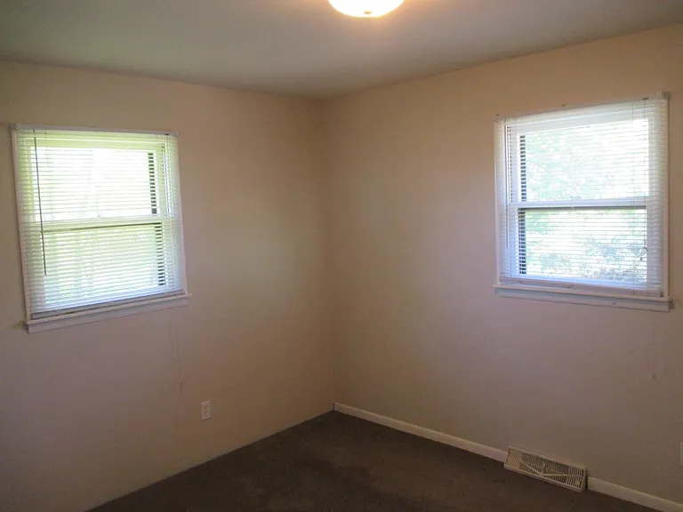 10330 Kennedy Ave — Photo 7