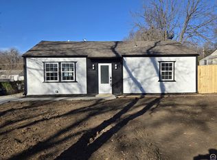512 SE 35th Ter, Topeka, KS 66605