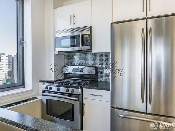 2nd image of 9 W 31st St APT 26B
