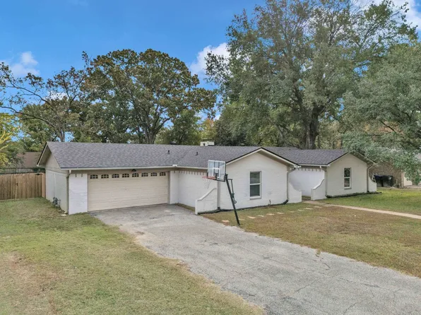 2406 Balsam St, Longview, TX 75605