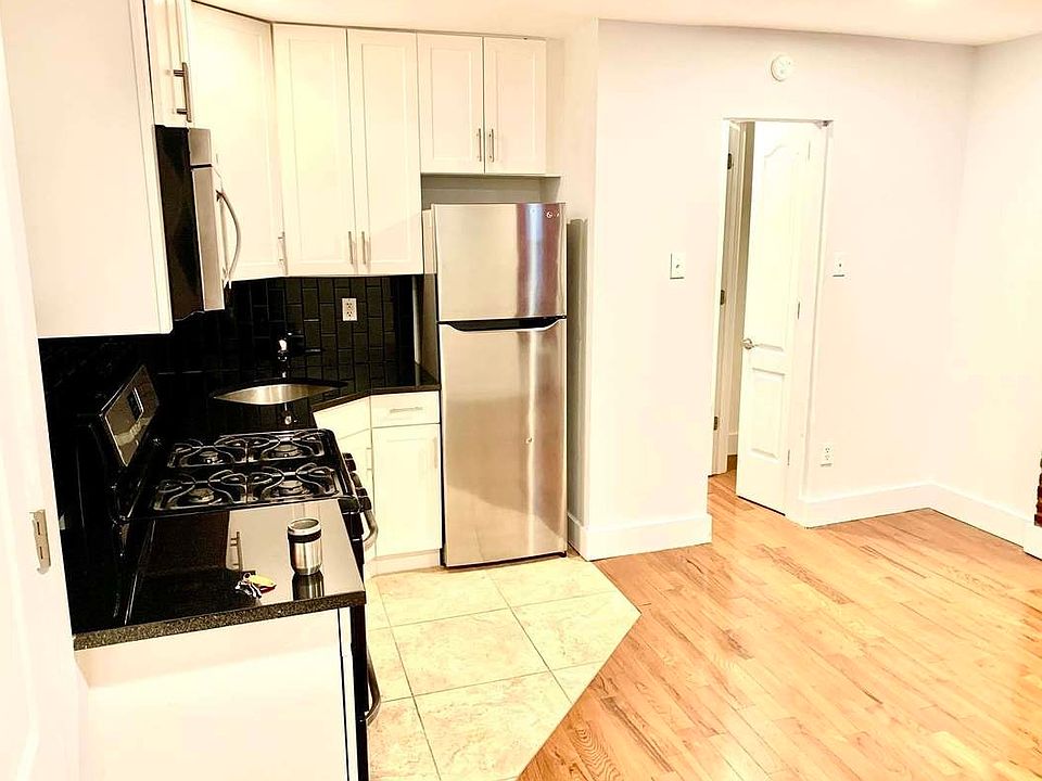 1st image of 1426 Pacific St #3