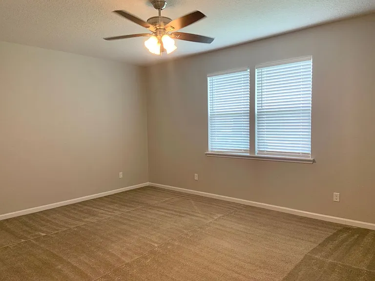 816 Redtail Ln — Photo 17