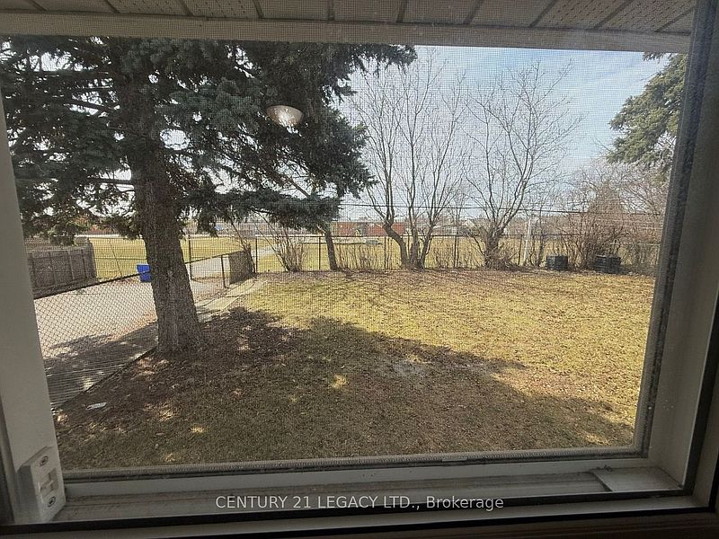 Brampton House for rent - 3 Bedrooms — photo 17