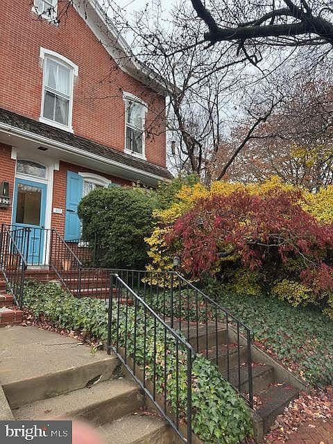 1st image of 117 E Biddle St Floor 2