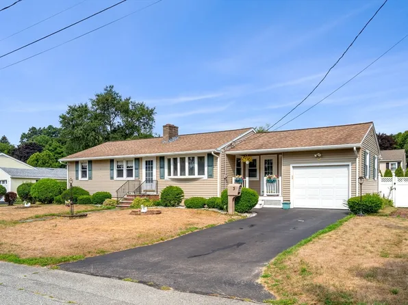 3 Westwood St, Methuen, MA 01844