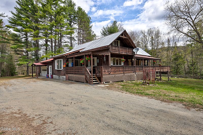 2nd image of 284 Valley Road