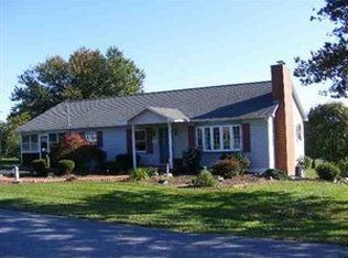 7413 Wells Dr, Harrisburg, PA 17112