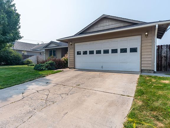 3rd image of 2073 NE Elk St