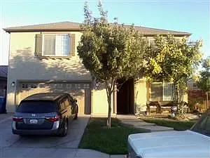 5563 W University Ave photo 1