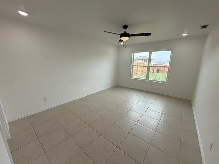 3510 Pascual De Leon Dr — Photo 16