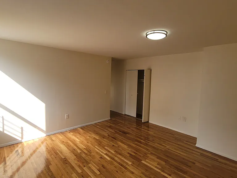 1264 Sheridan Ave #6F — Photo 3