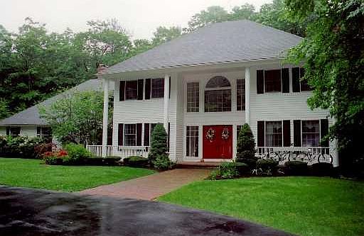 1st image of 160 Woodbridge Dr
