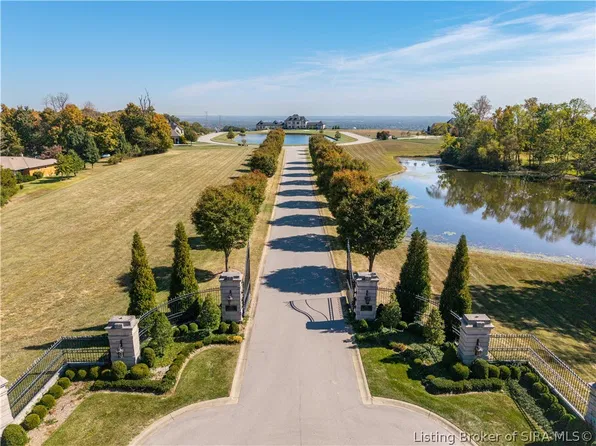2 Chateaux Des Chambord, Floyds Knobs, IN 47119