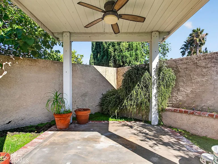 2310 E Monroe Ave — Photo 22
