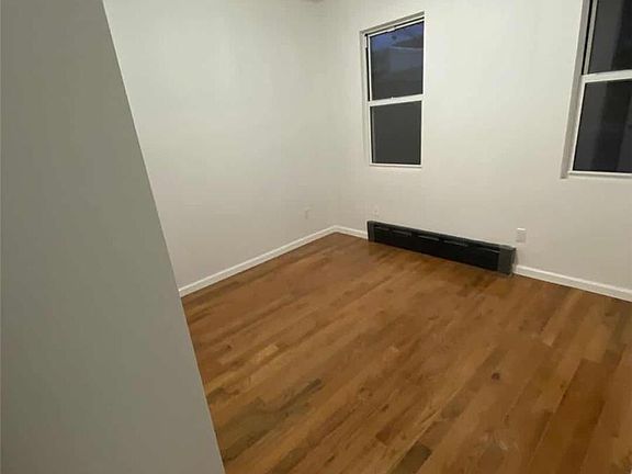 3rd image of 12407 20th Ave Floor 1