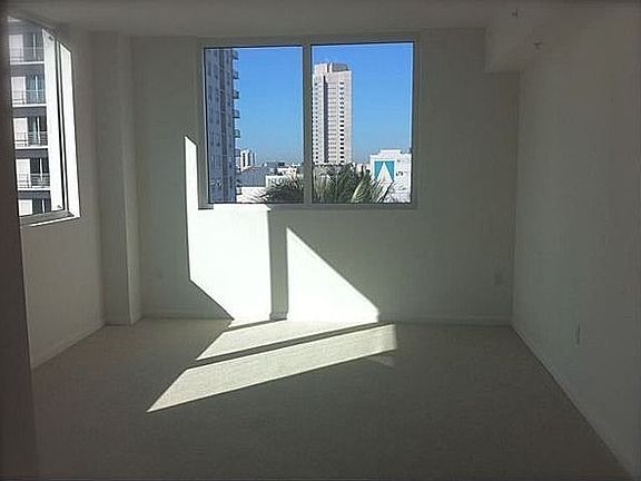 3rd image of 244 Biscayne Blvd APT 1108