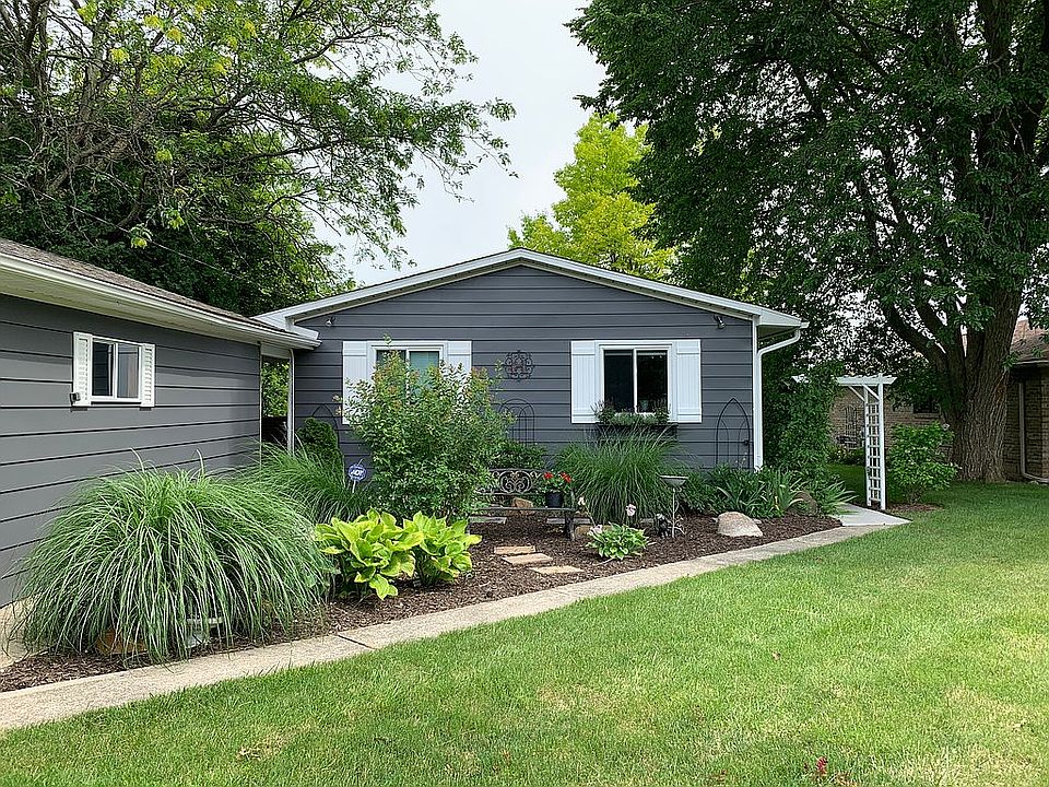 1st image of 2749 Earl Lake Dr