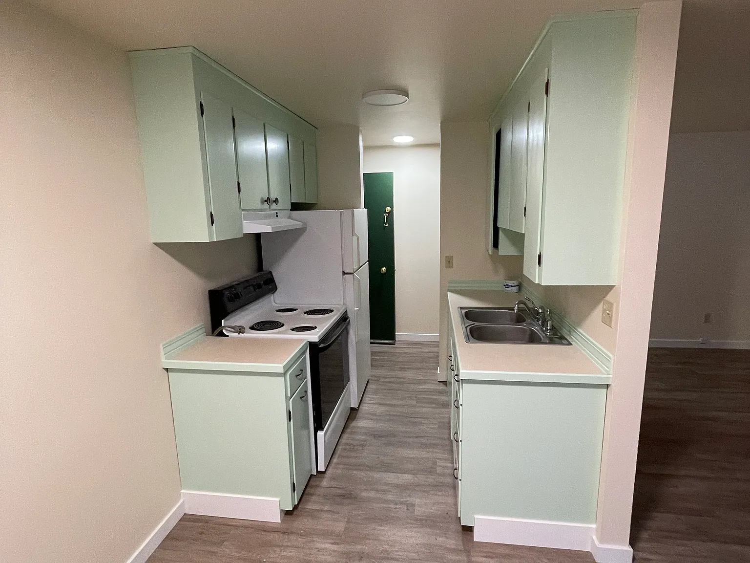 1 bed, 750 sqft, $1,000 — Photo 4