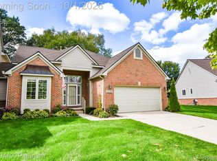 3259 Lochmore Ct, Commerce Township, MI 48382