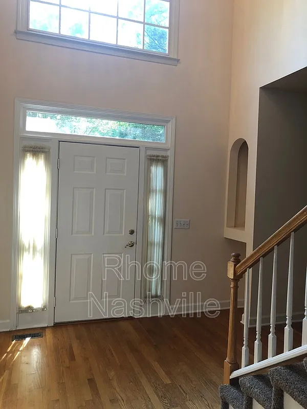 4 bed, 2.5 bath, 2337 sqft, $2,450 — Photo 2