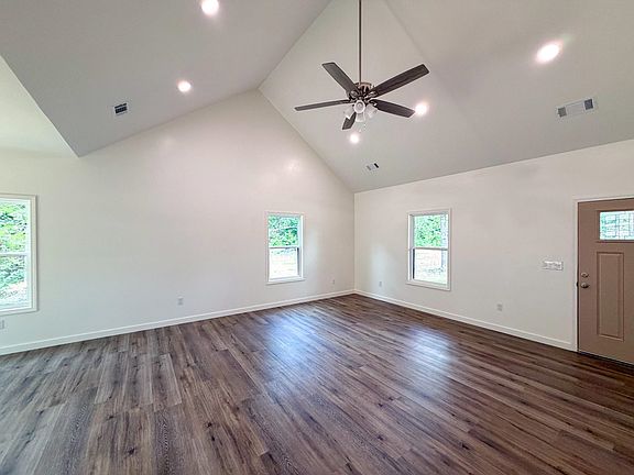 4th image of 146 Cedar Rdg
