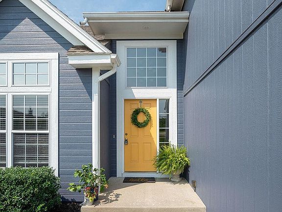 4th image of 1400 Honeysuckle Dr