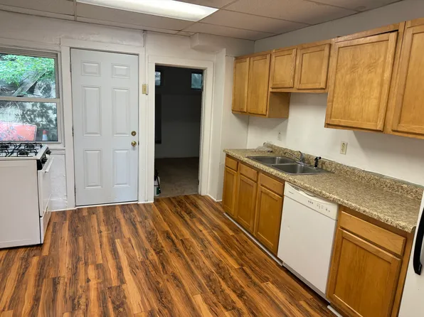 39 1/2 Lawn St #0, Pittsburgh, PA 15213