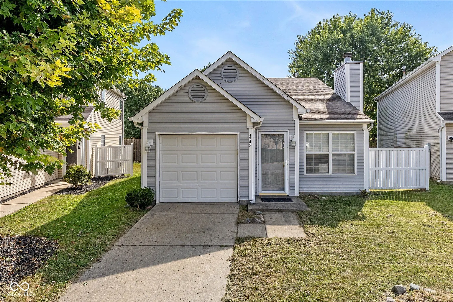4745 Ossington Ct photo 1