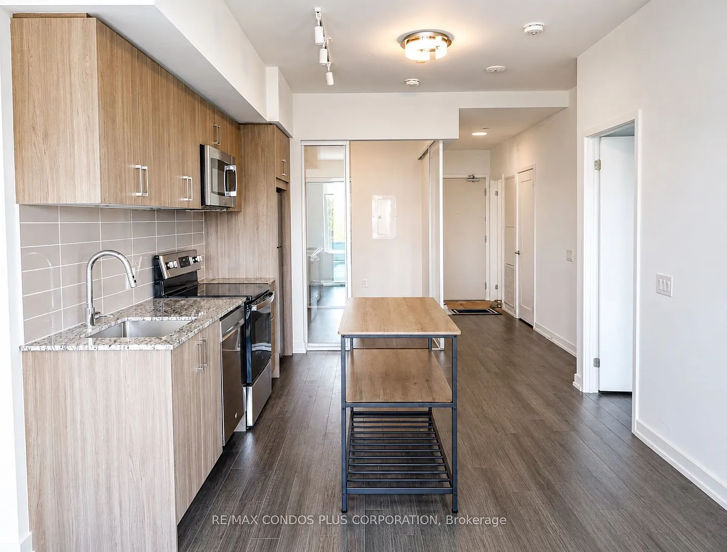 Notting Hill Condos — Photo 3