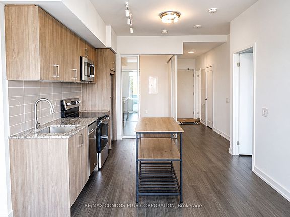 3rd image of 4010 Eglinton Ave W #424