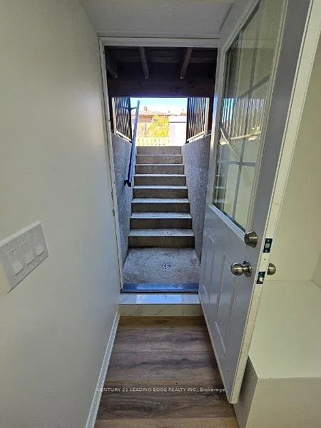 Building Photo - 11 Radford Cres #BASEMENT