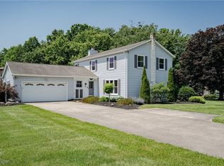 8150 Stoney Brook Dr, Chagrin Falls, OH 44023