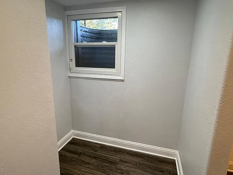 283 Maximus Dr — Photo 19