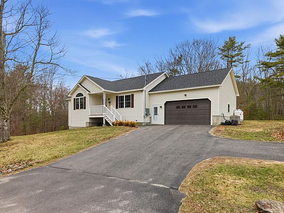 2nd image of 215 Loop Road