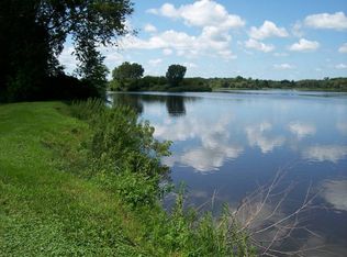 712 Waters Edge Ct, Marshall, WI 53559