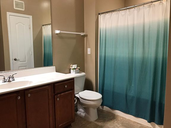 4th image of 924 Southmoor Dr #101