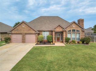 1517 Goldfinch Ct, Norman, OK 73071