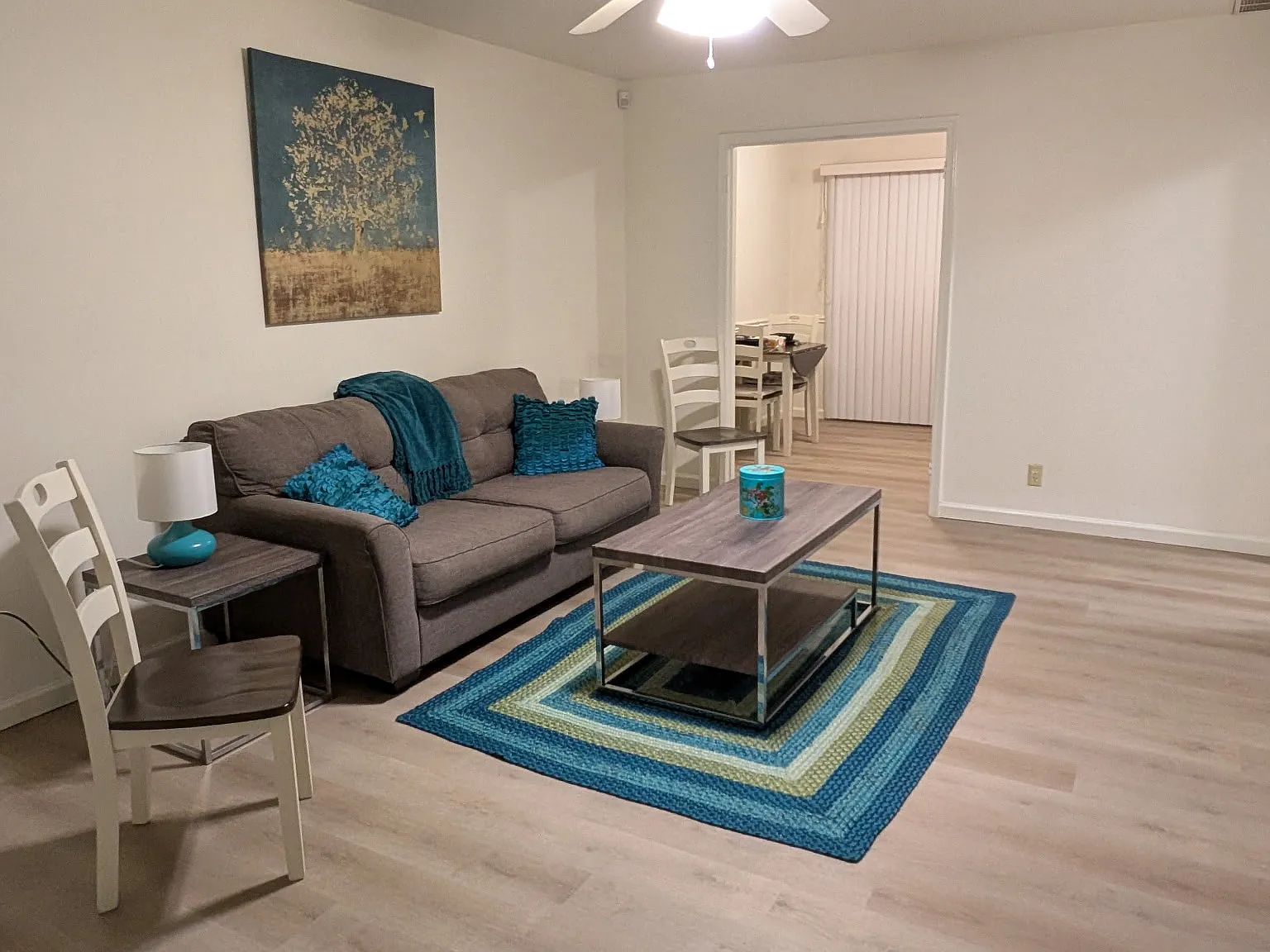 3 bed, 1102 sqft, $1,400 — Photo 2