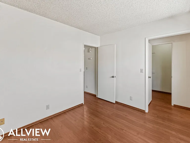 202 East 16th Street — Photo 13
